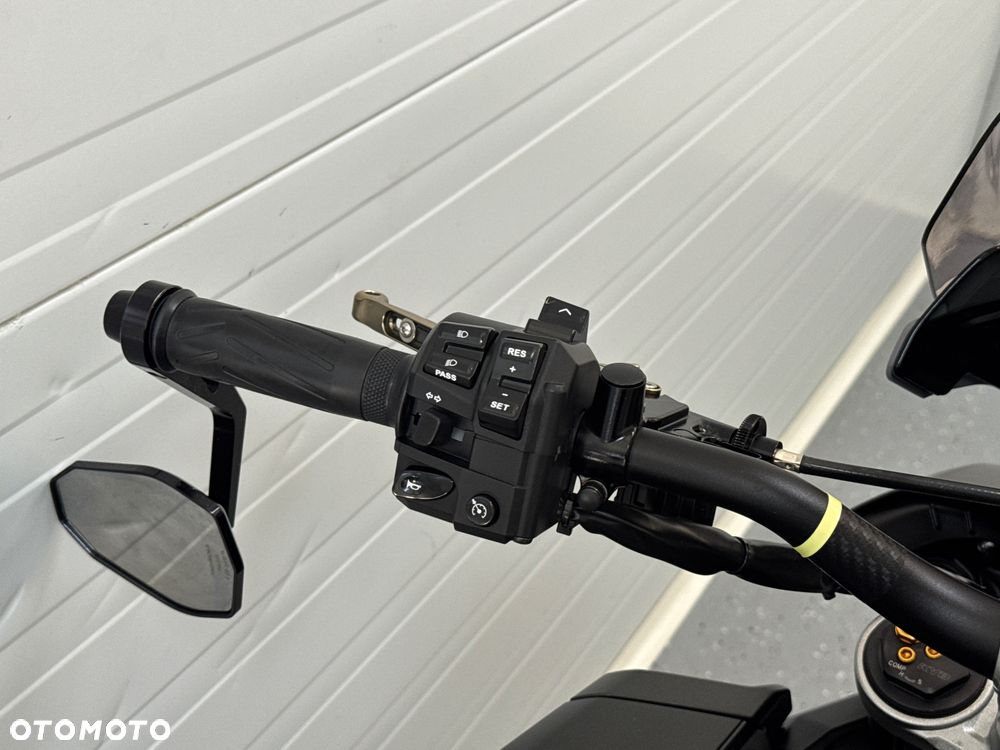 Yamaha MT - 16