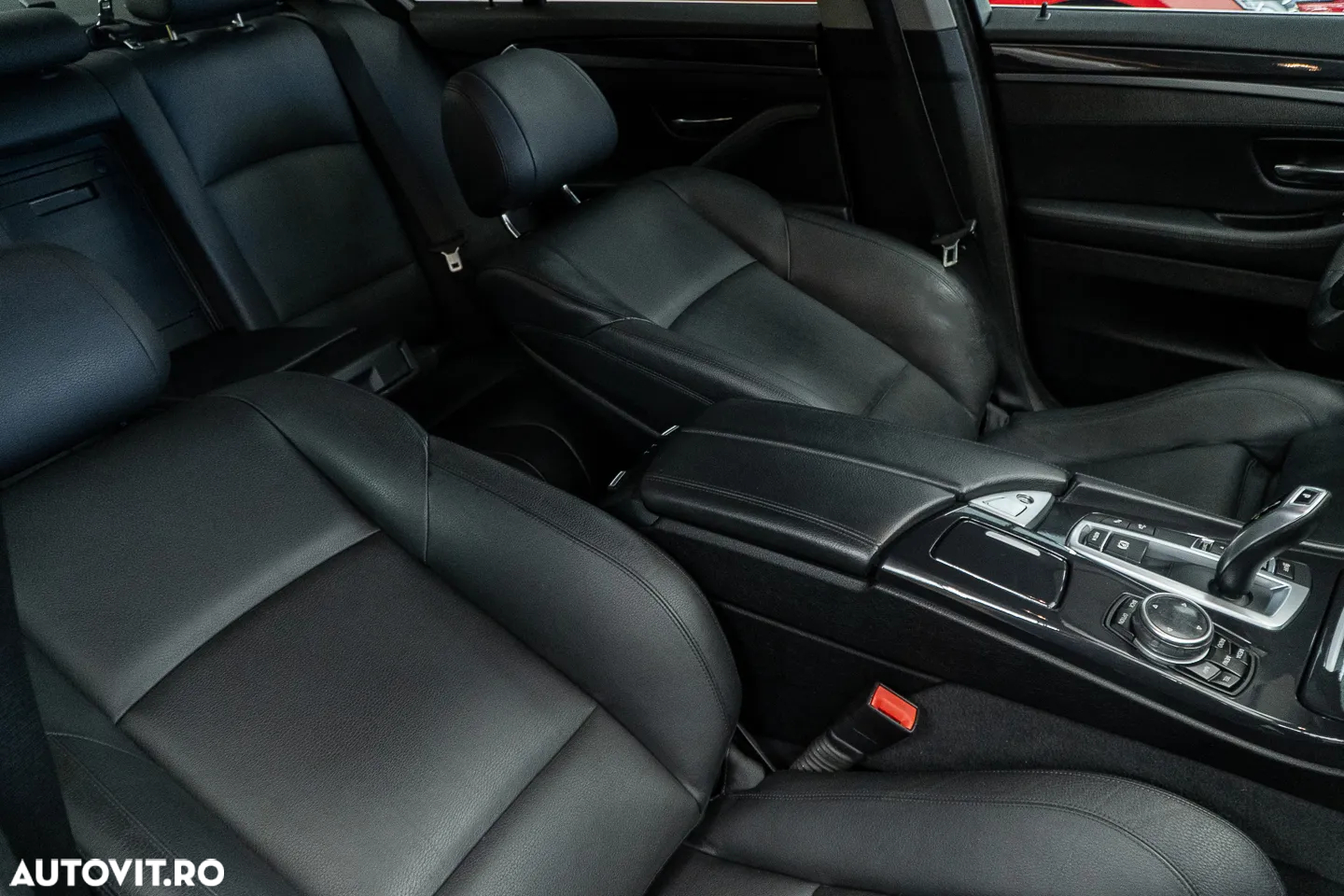 BMW Seria 5 525d xDrive Aut. Luxury Line - 27