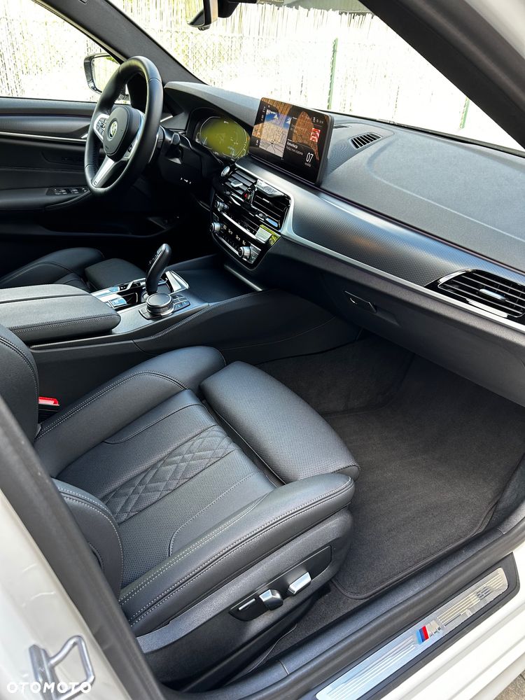 BMW Seria 5 530e M Sport sport - 14