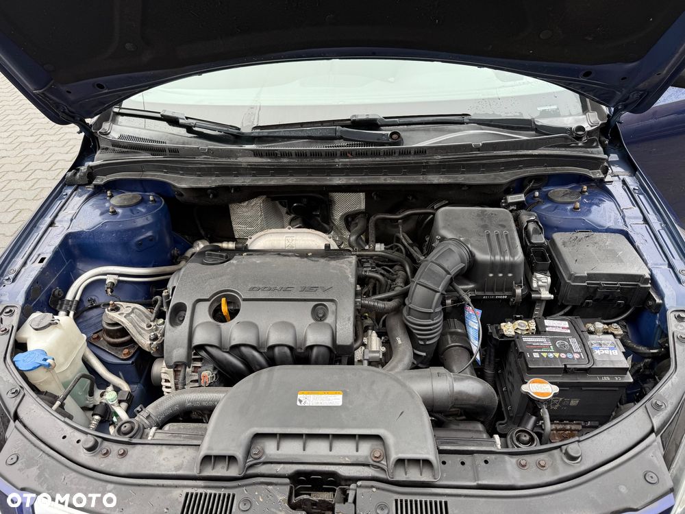 Hyundai i30 1.4 Base + - 28