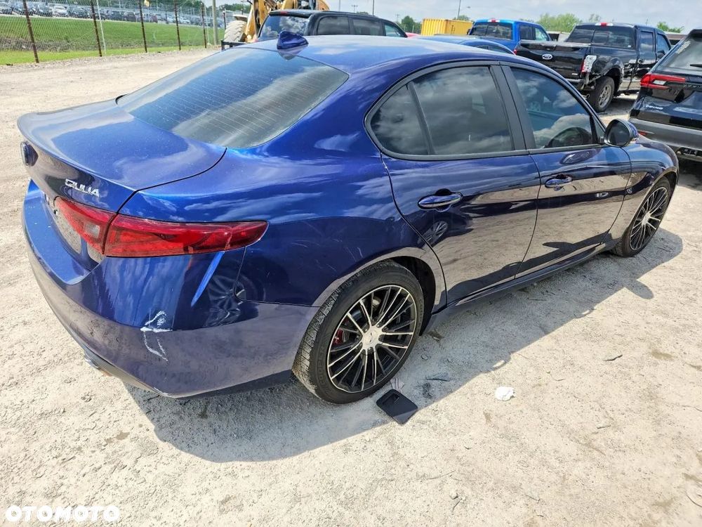 Alfa Romeo Giulia - 4