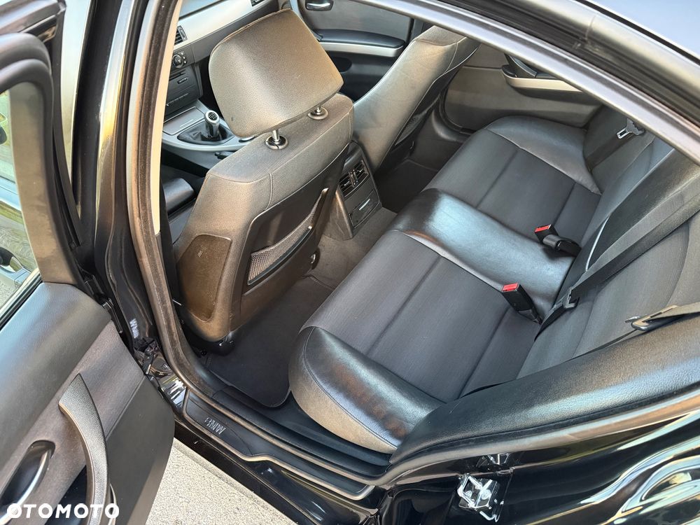 BMW Seria 3 320d DPF - 18