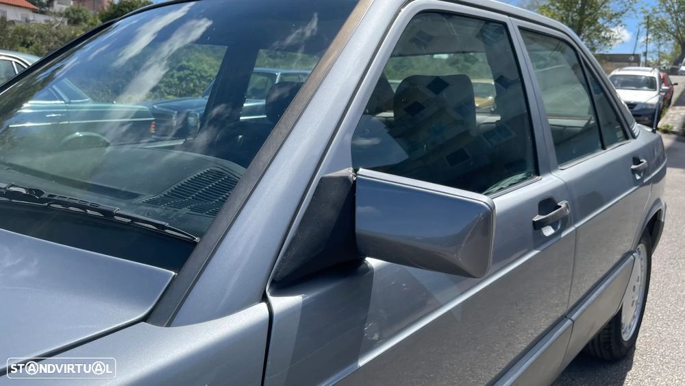 Mercedes-Benz 190 E 2.3 - 5