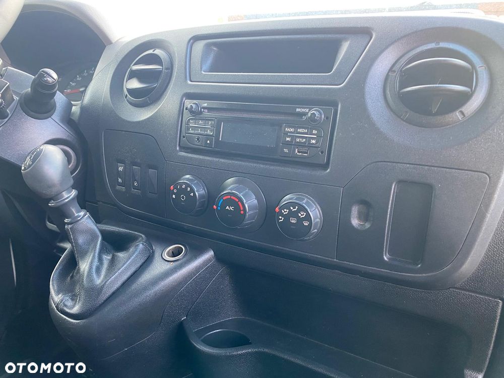 Nissan NV400 - 19
