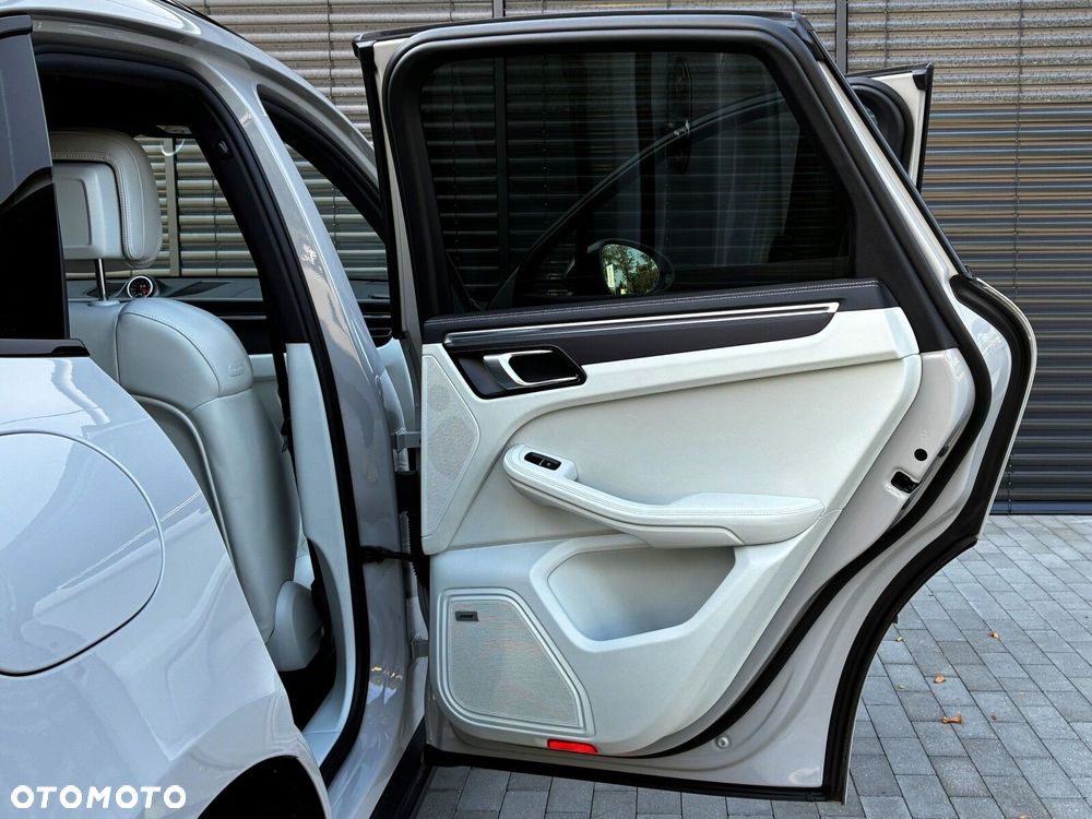 Porsche Macan - 37