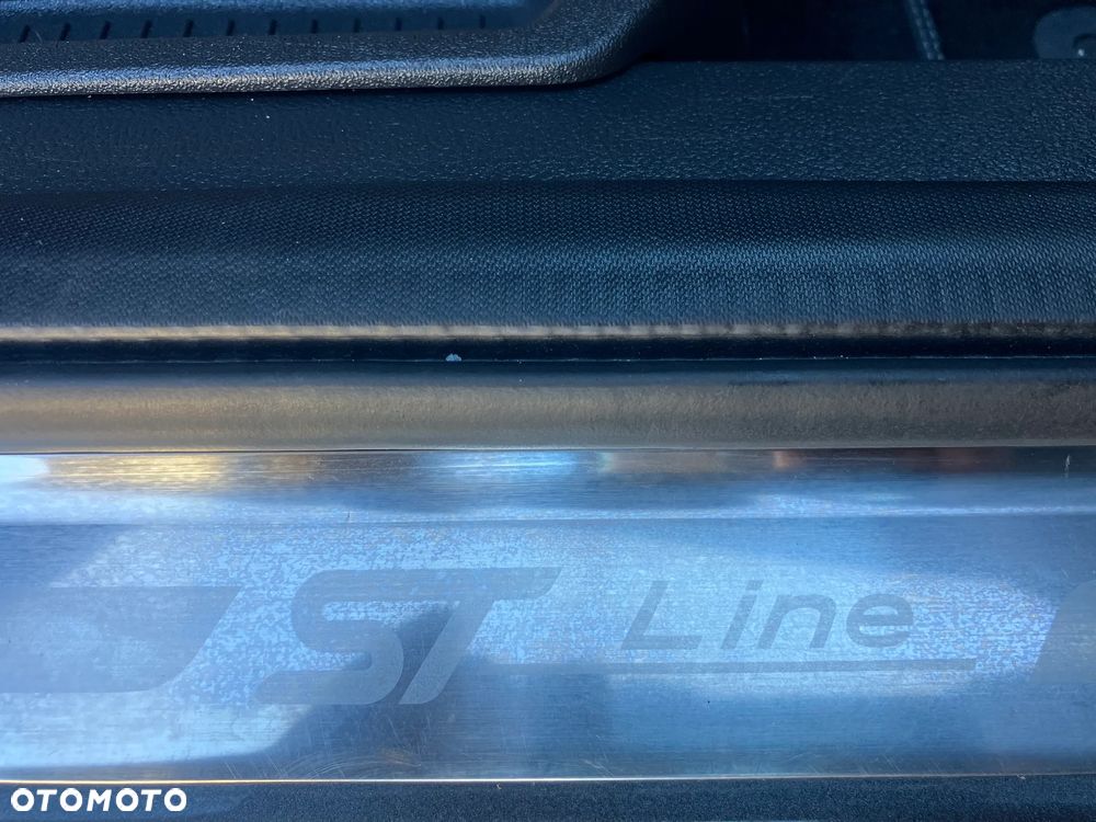 Ford Kuga 1.5 EcoBoost FWD ST-Line ASS GPF - 36