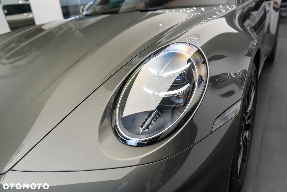 Porsche 911 Carrera 4S - 32