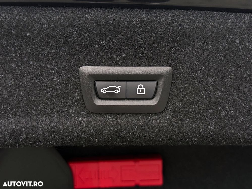 BMW Seria 3 330e Aut. M Sport - 37