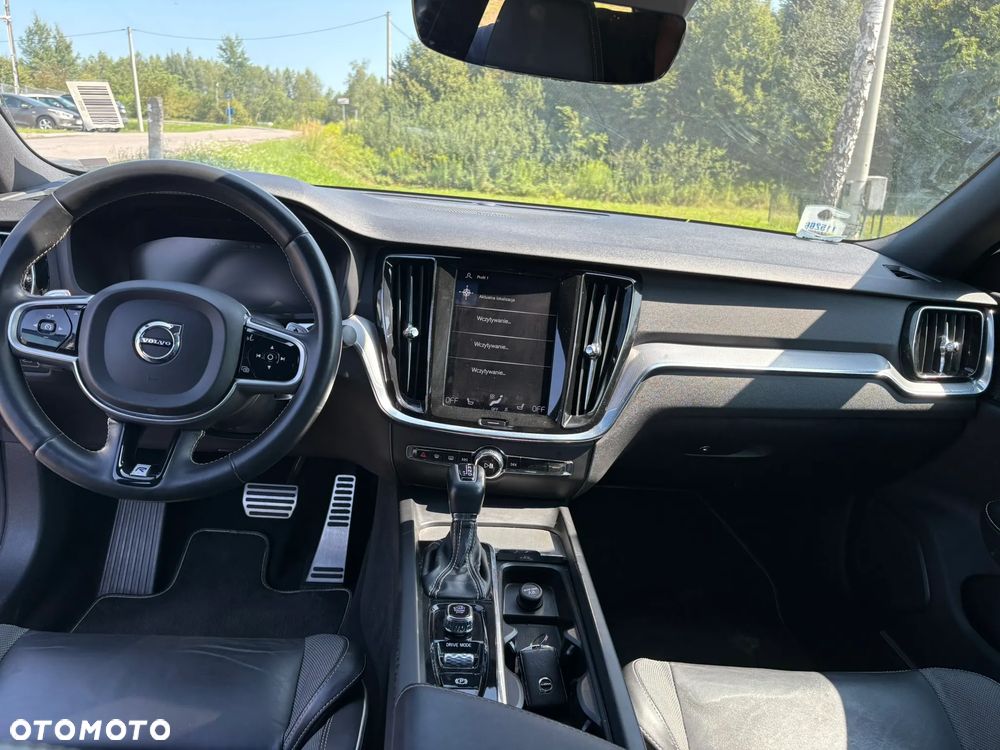 Volvo S60 T5 R-Design - 10