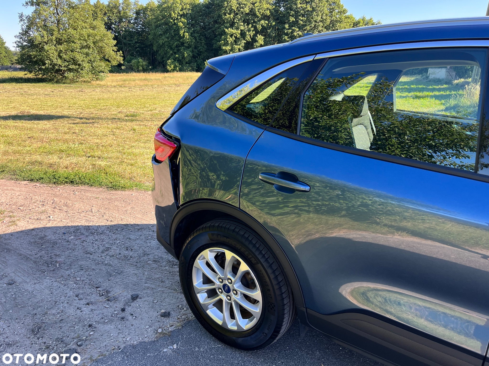 Ford Kuga 2.5 FHEV AWD Titanium - 9