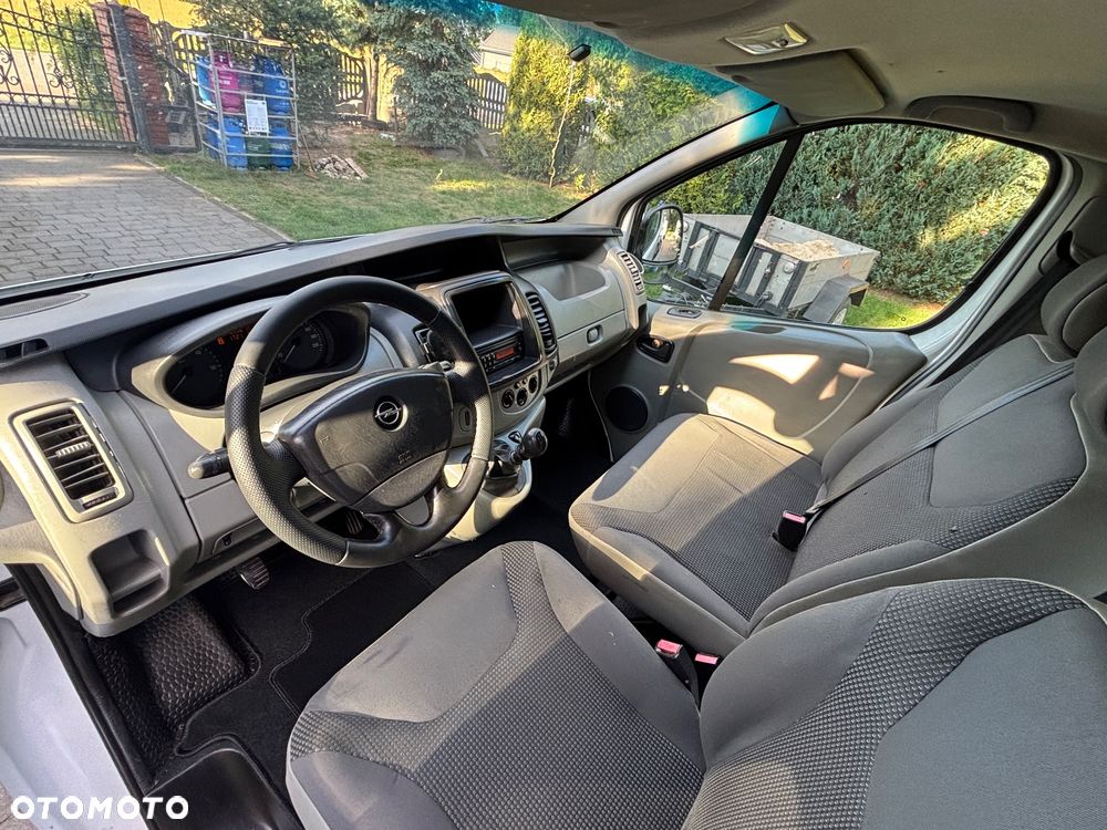 Opel Vivaro - 8