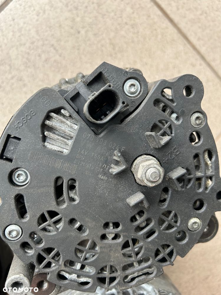 Volkswagen transporter T5 alternator 2.5  070903024A 070903024B 070903024F - 4