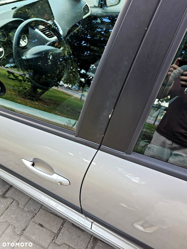 Peugeot 207 1.4 - 20