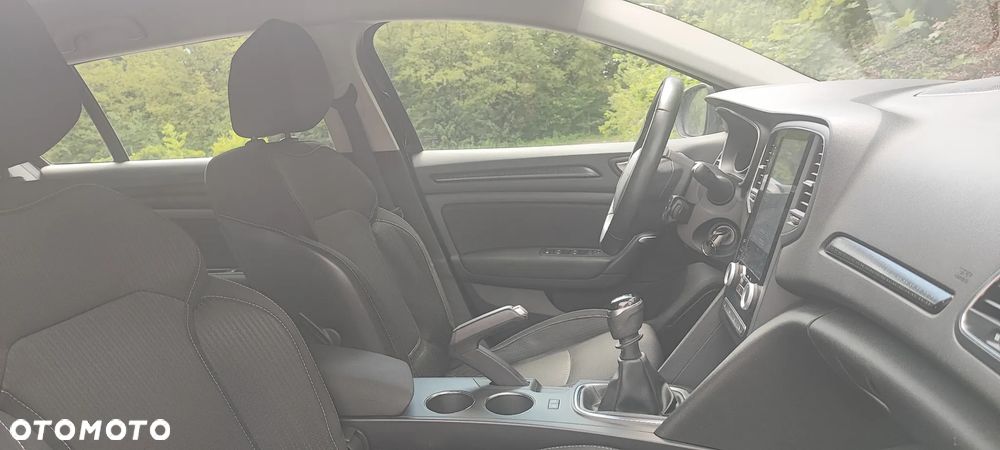 Renault Megane ENERGY TCe 130 EXPERIENCE - 36