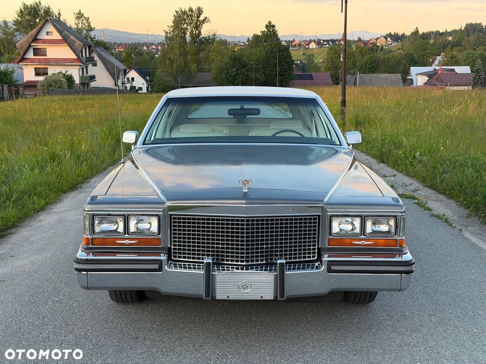Cadillac Brougham - 2