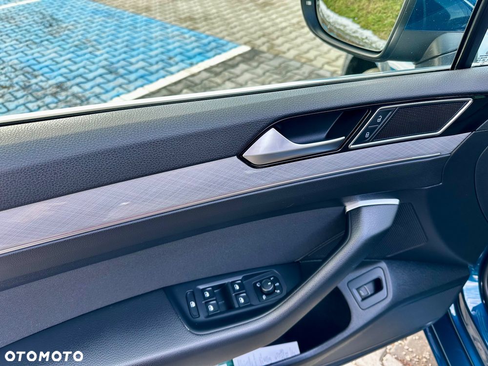 Volkswagen Passat - 14
