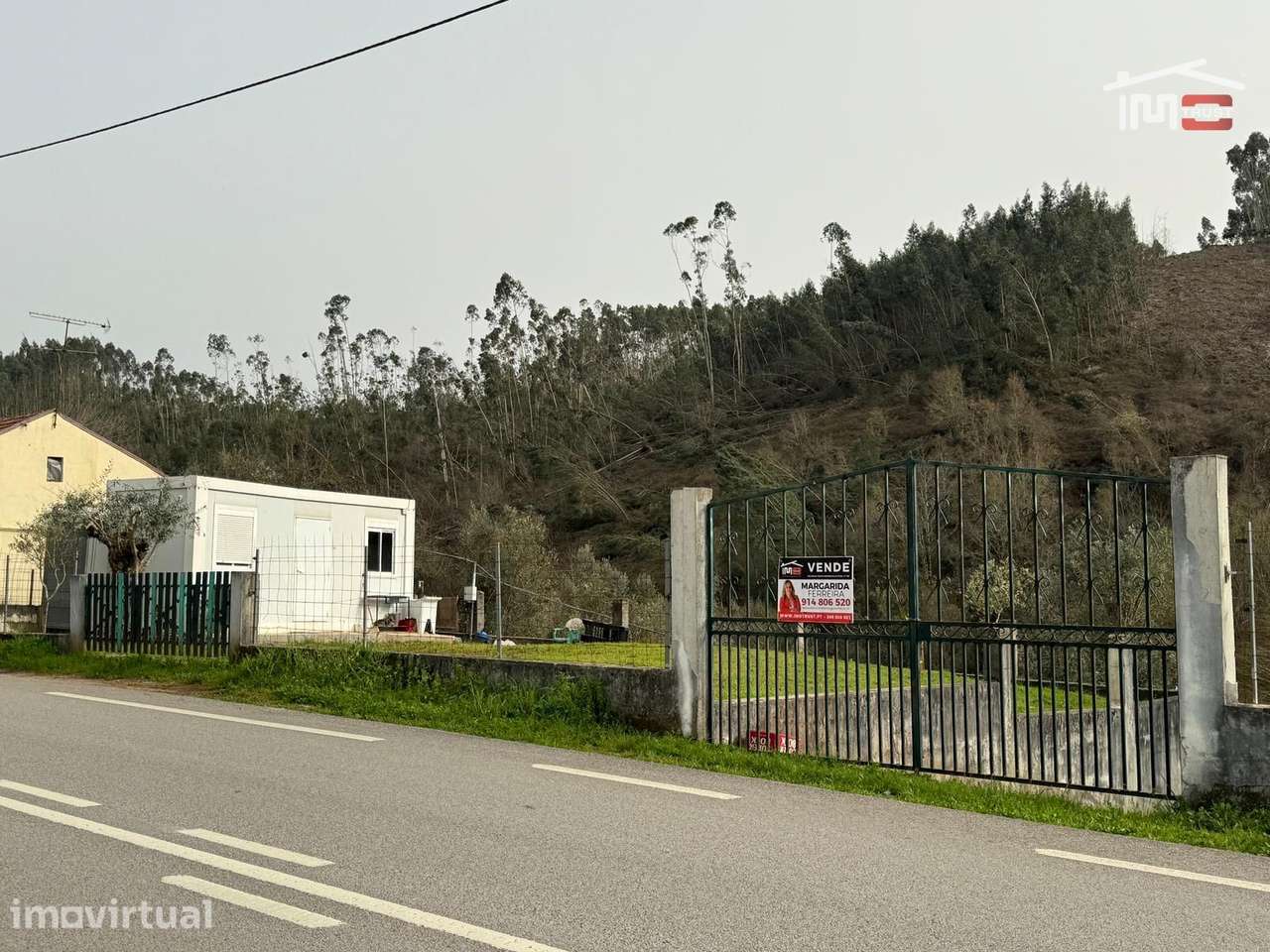 Terreno com 2778,90 m2 todo murado para construção com uma ruina em... - Grande imagem: 2/40