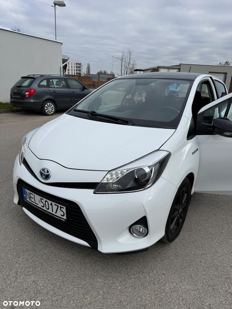 Toyota Yaris Hybrid 100 Sol - 9