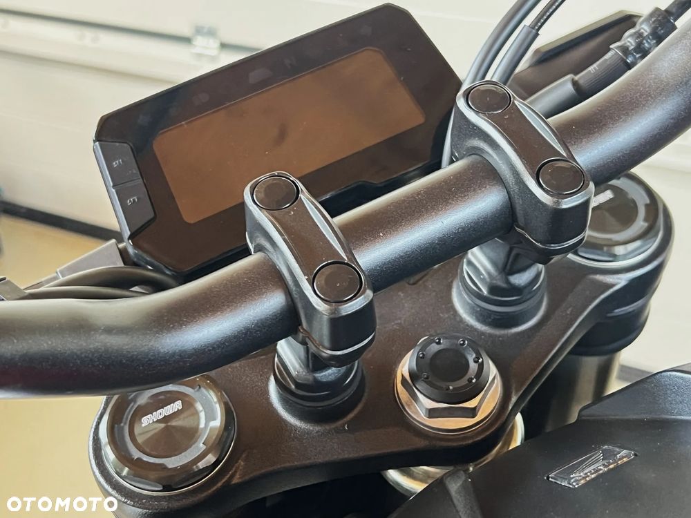 Honda CB - 16