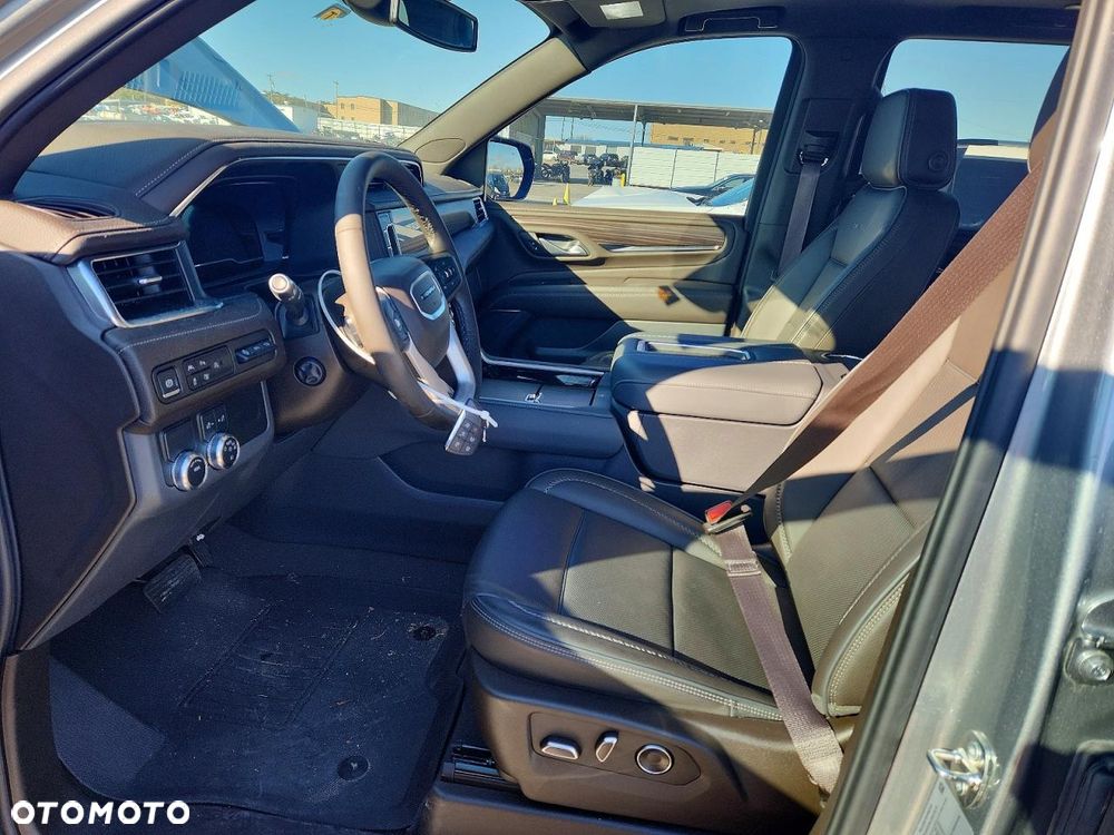 GMC Yukon - 8