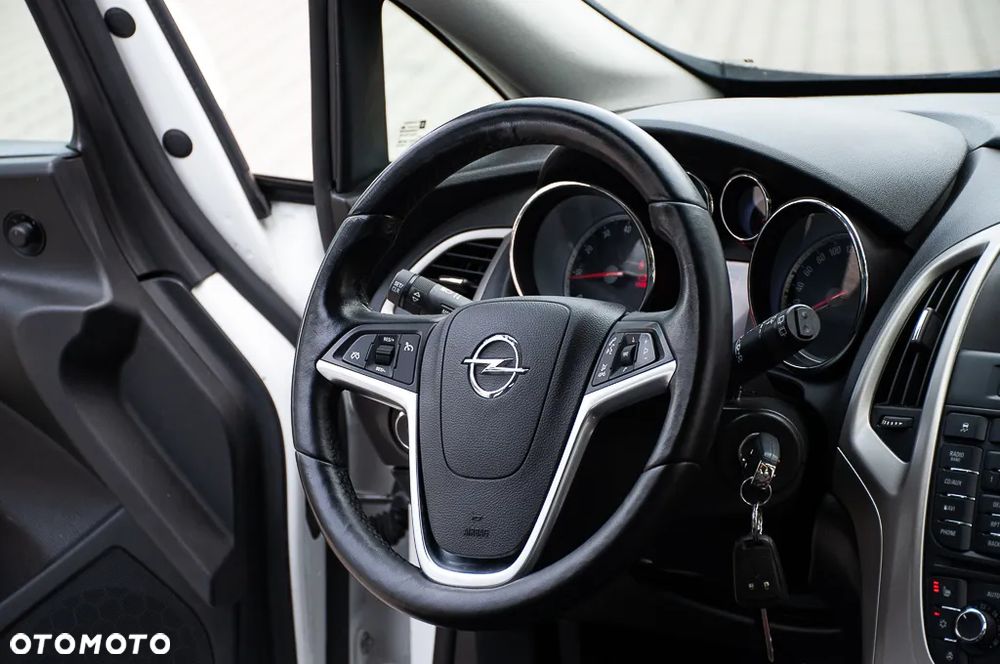Opel Astra 1.6 Turbo 150 Jahre - 29