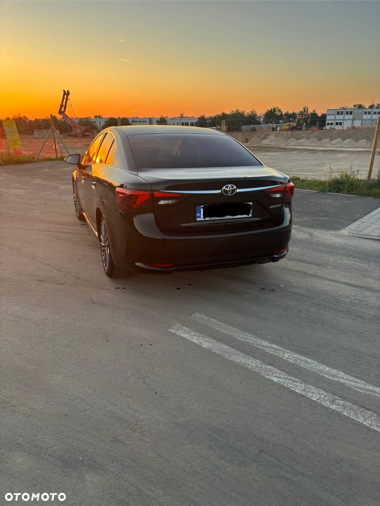 Toyota Avensis - 6