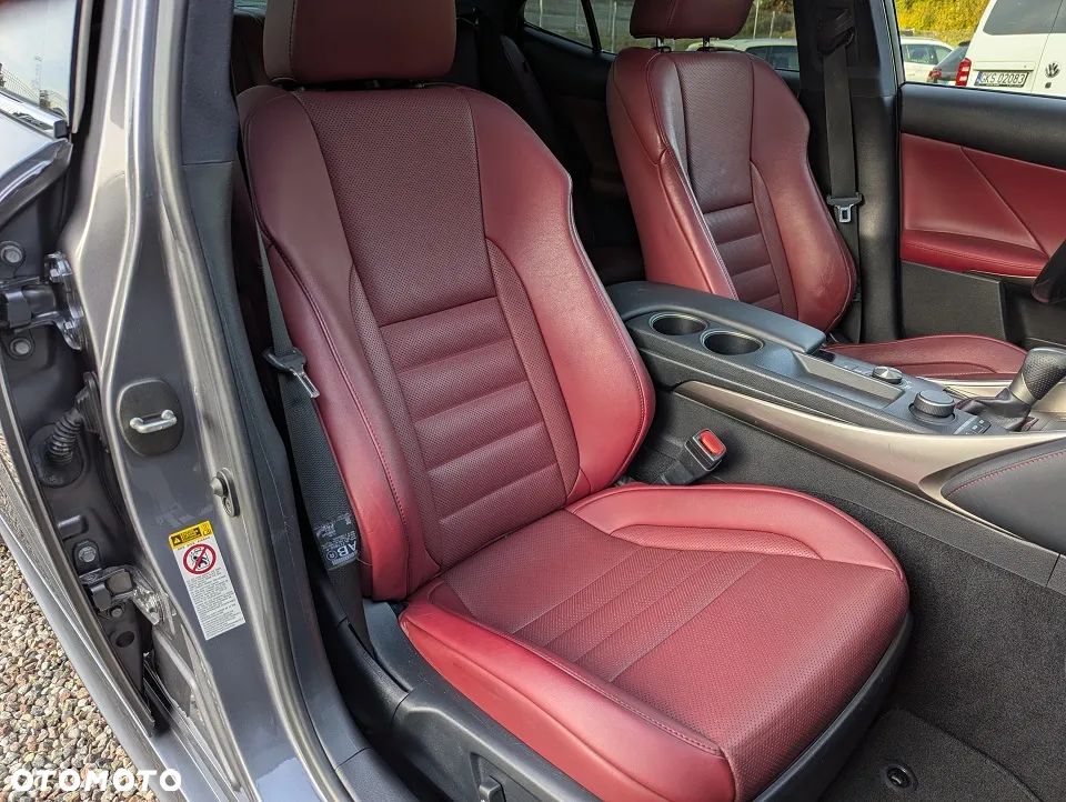 Lexus IS 200t F Sport - 22