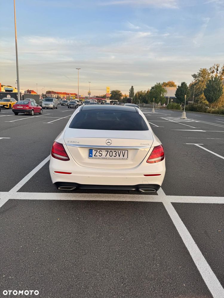 Mercedes-Benz Klasa E 220 d 4-Matic Business Edition 9G-TRONIC - 4