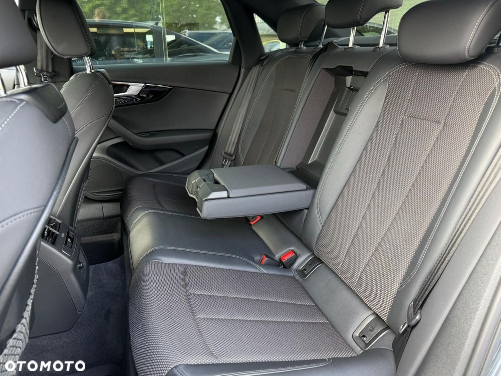 Audi A4 Limousine - 15