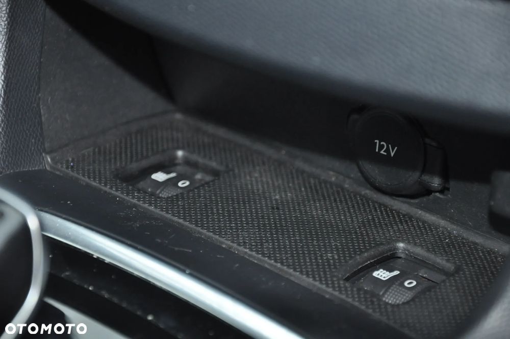 Peugeot 308 BlueHDi 130 EAT8 Black Edition - 35