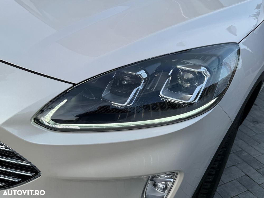 Ford Kuga 1.6 EcoBoost 2x4 Titanium - 32