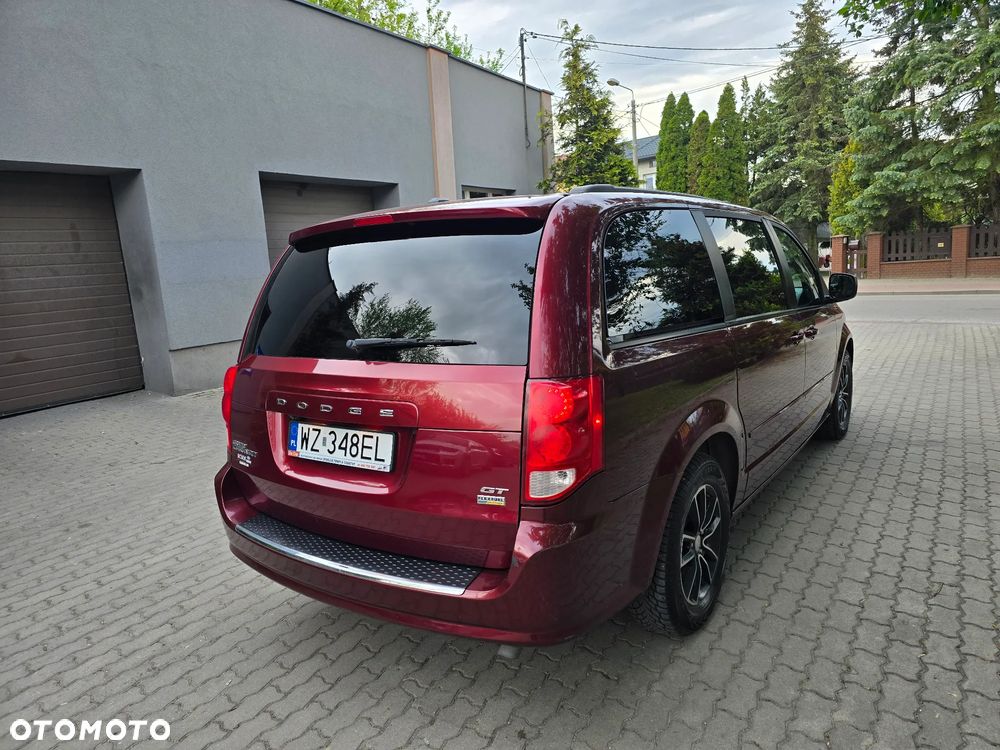 Dodge Grand Caravan - 36