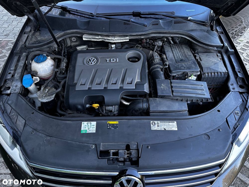 Volkswagen Passat 2.0 TDI Highline DSG - 24