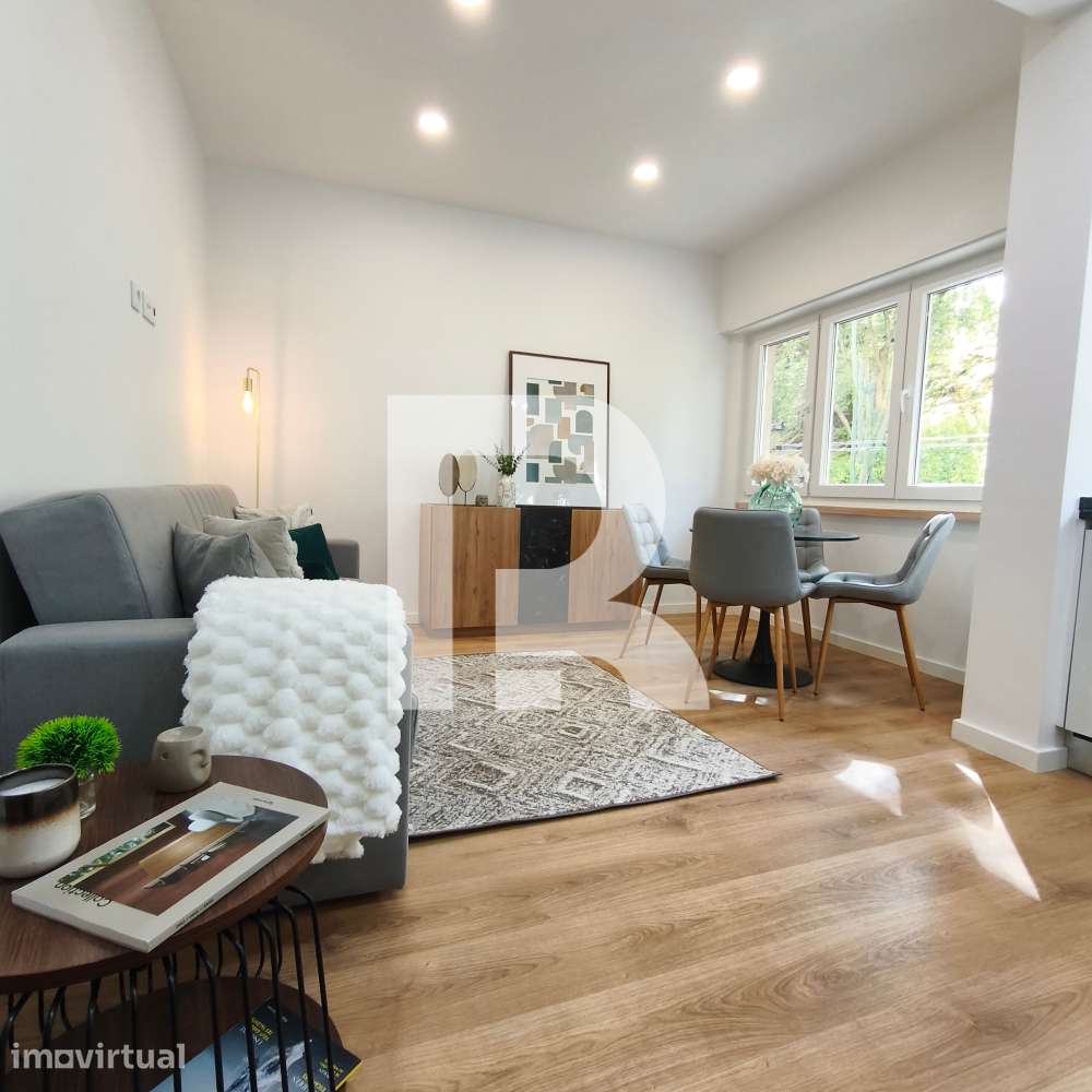 Apartamento T2 Totalmente Remodelado em Benfica - Grande imagem: 4/25