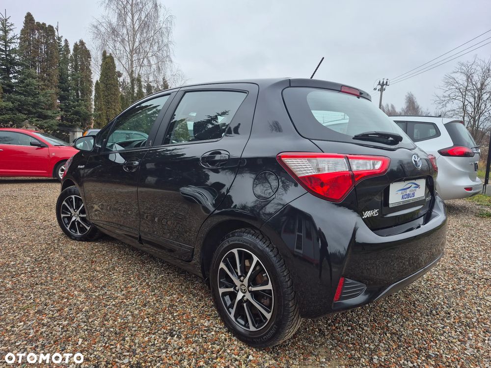 Toyota Yaris Hybrid 100 Premium - 7