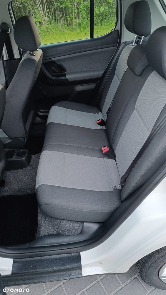 Skoda Fabia 1.2 HTP Ambiente - 20
