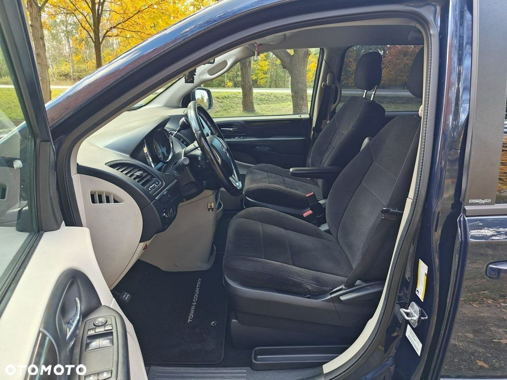 Dodge Grand Caravan - 10