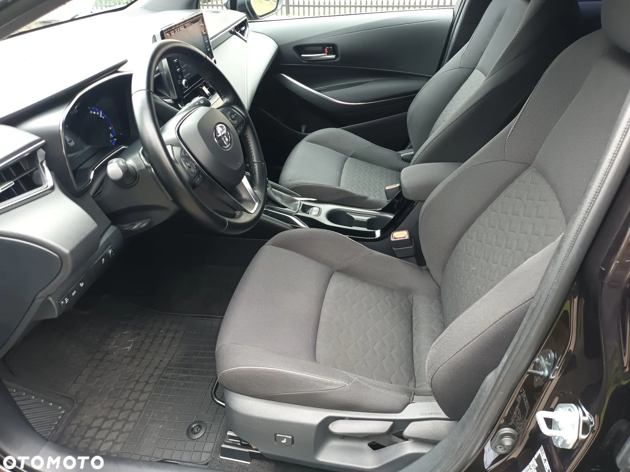 Toyota Corolla 2.0 Hybrid Comfort - 11