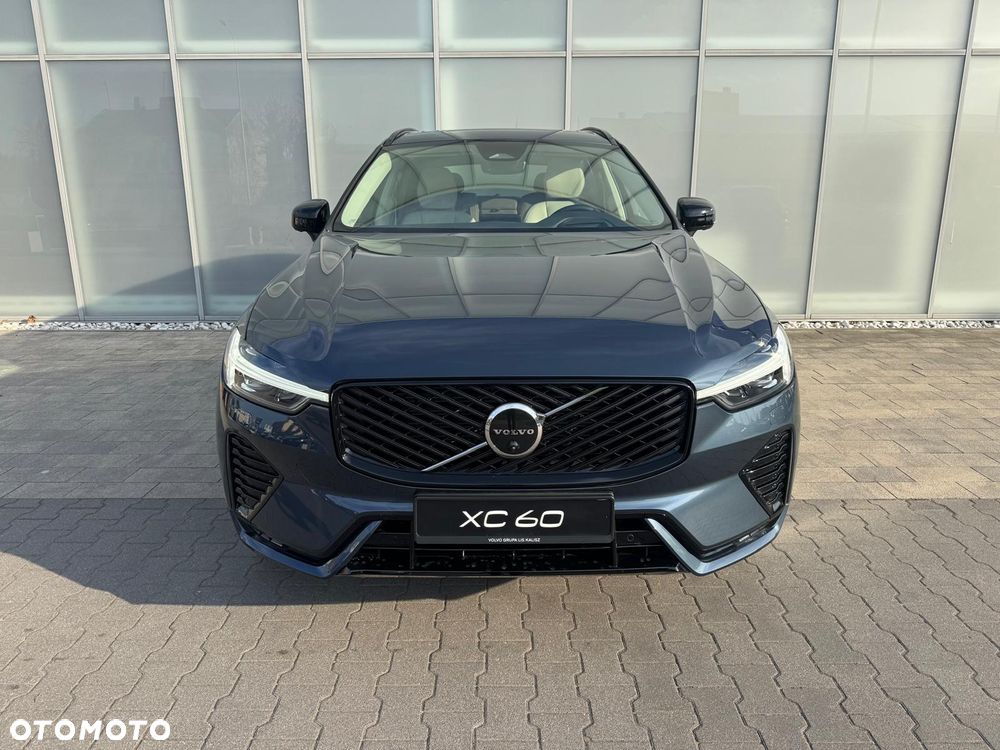 Volvo XC 60 B5 B AWD Ultra Dark - 2