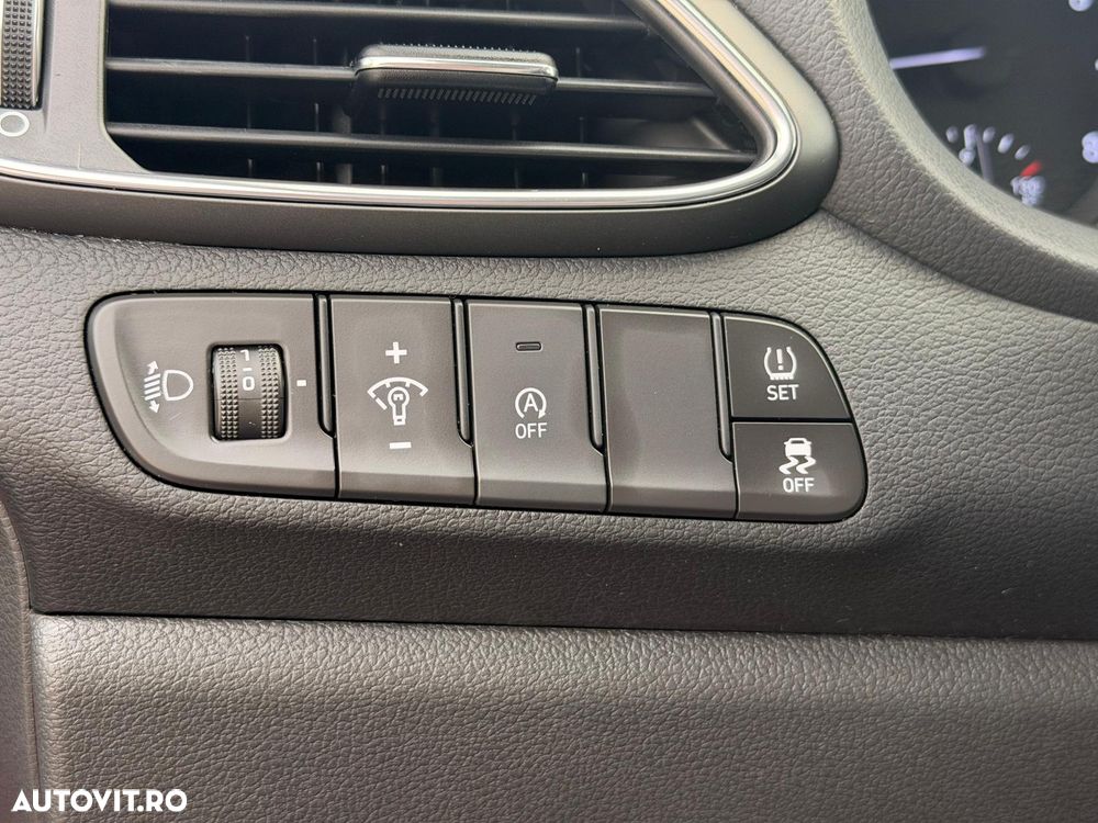 Hyundai i30 1.5 110CP 5DR M/T Comfort - 24