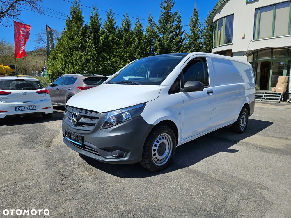 Mercedes-Benz VITO 4X4 LONG KLIMA AUTOMAT REJ.02 2021 3OSOBOWY CIEŻAROWY