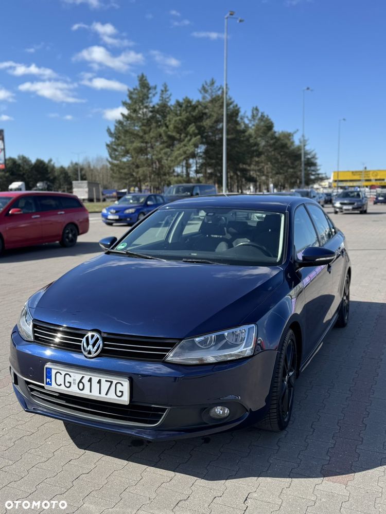 Volkswagen Jetta 1.2 TSI Comfortline - 2