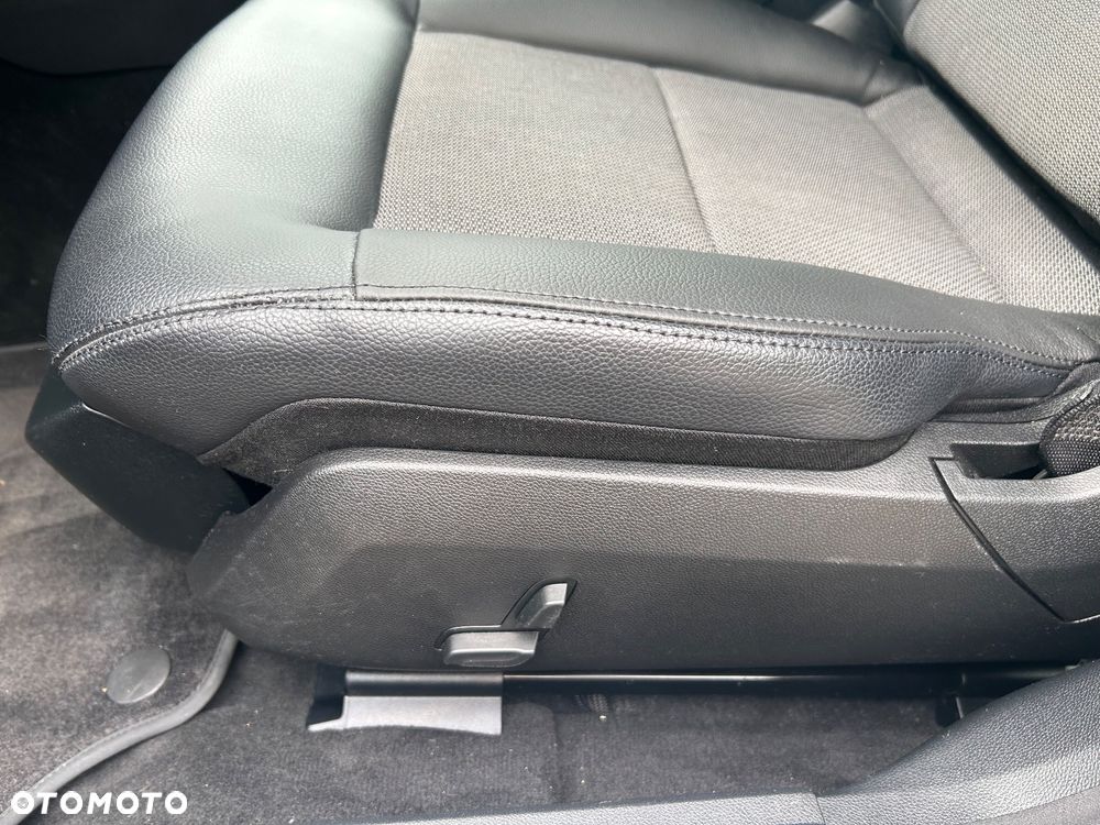 Mercedes-Benz Klasa E 200 CDI Avantgarde - 33