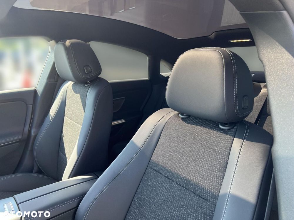 Mercedes-Benz CLA 200 mHEV 8G-DCT - 12