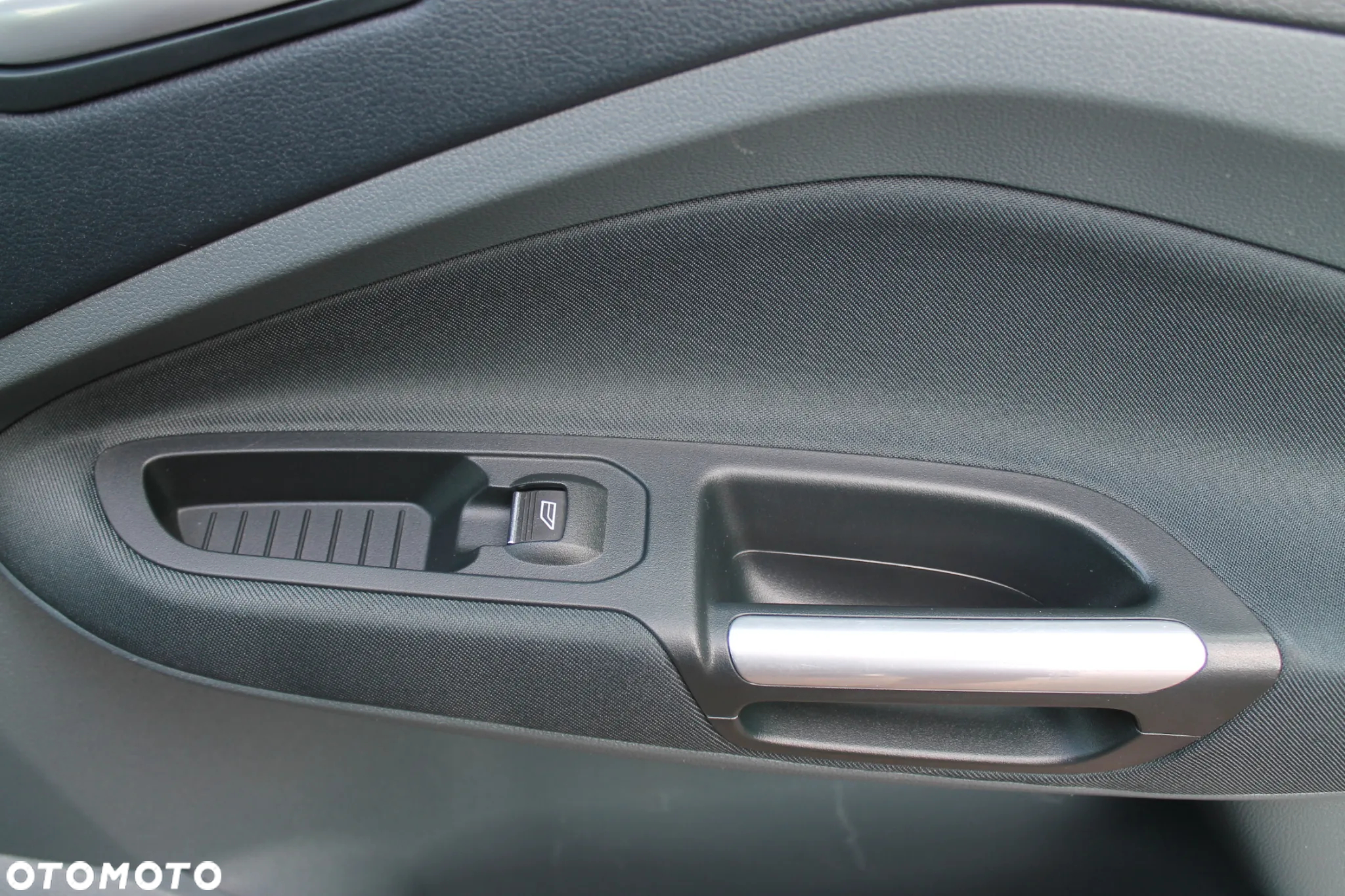 Ford C-MAX 1.6 EcoBoost Titanium - 29