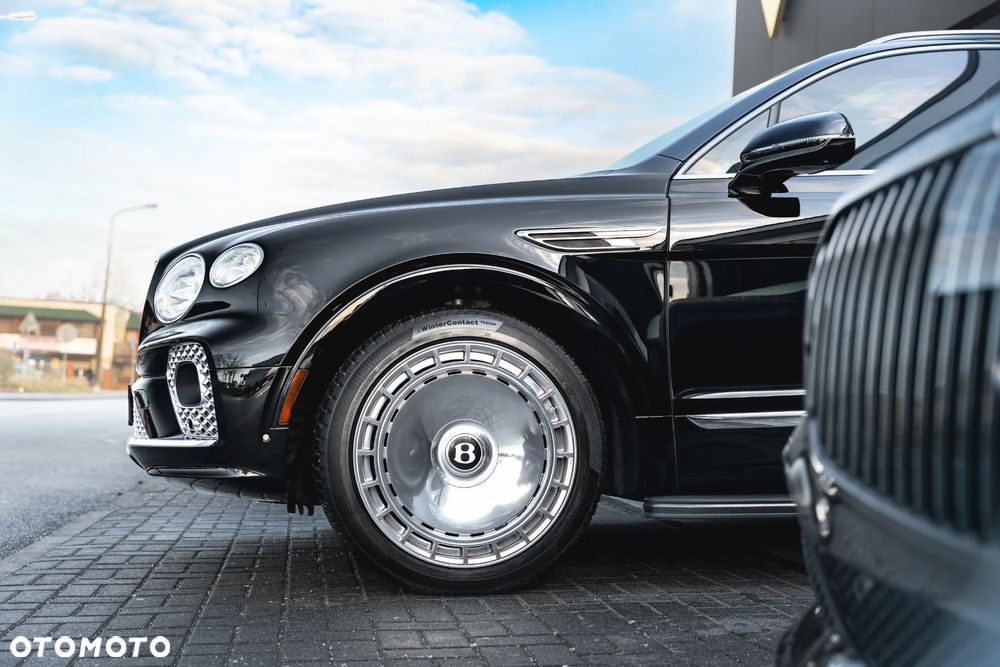 Bentley Bentayga EWB Azure - 3