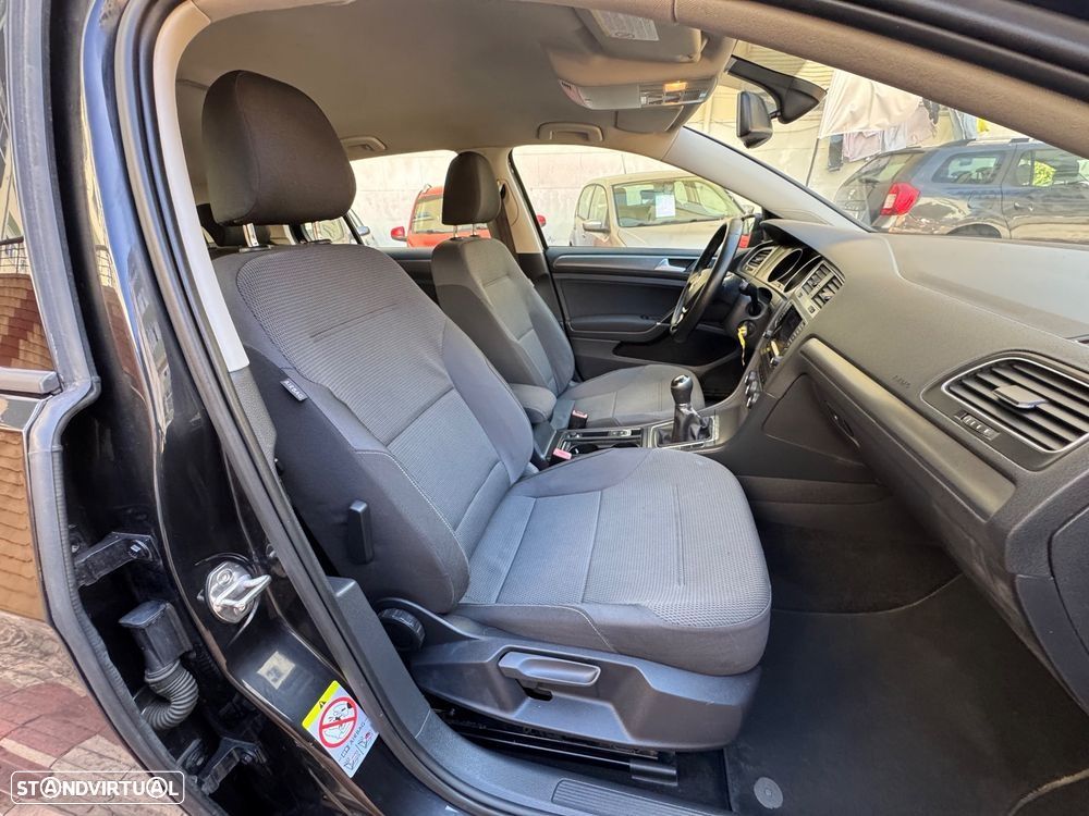VW Golf 1.6 TDi Confortline - 14