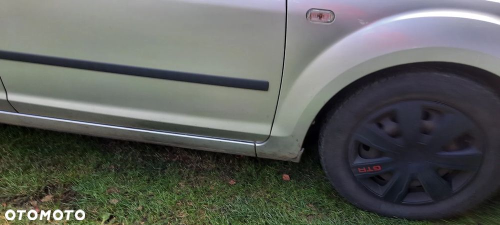 Ford Focus 1.6 Ambiente - 21