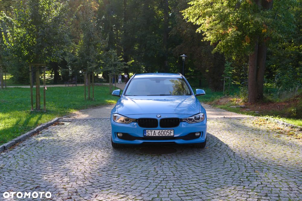 BMW Seria 3 320d - 10