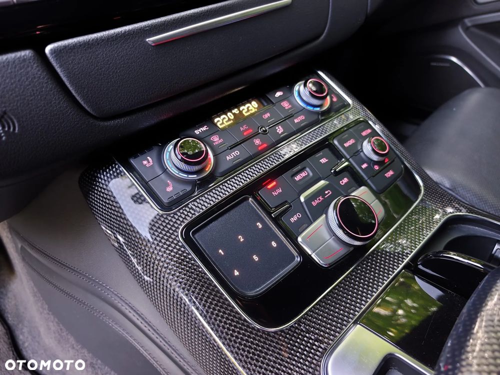 Audi S8 - 11